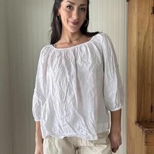 Coastal cowgirl vibes — H&M linen blouse in white.